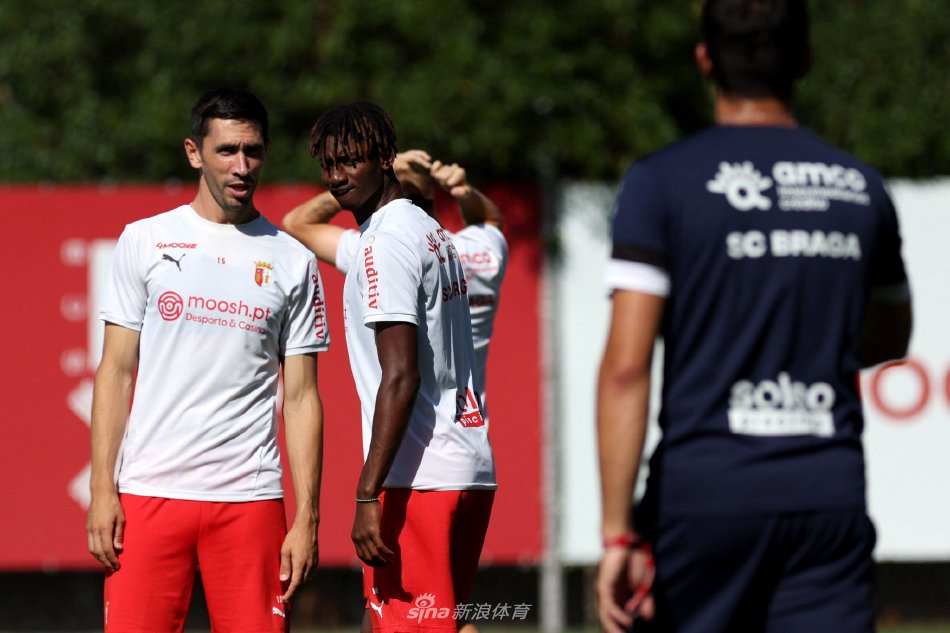 尤其是在重 尤其是在重