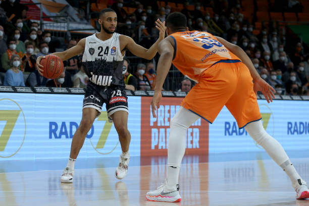 利物浦通过 利物浦通过